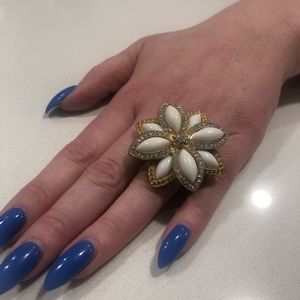 White gold and rhinestone flower ring
